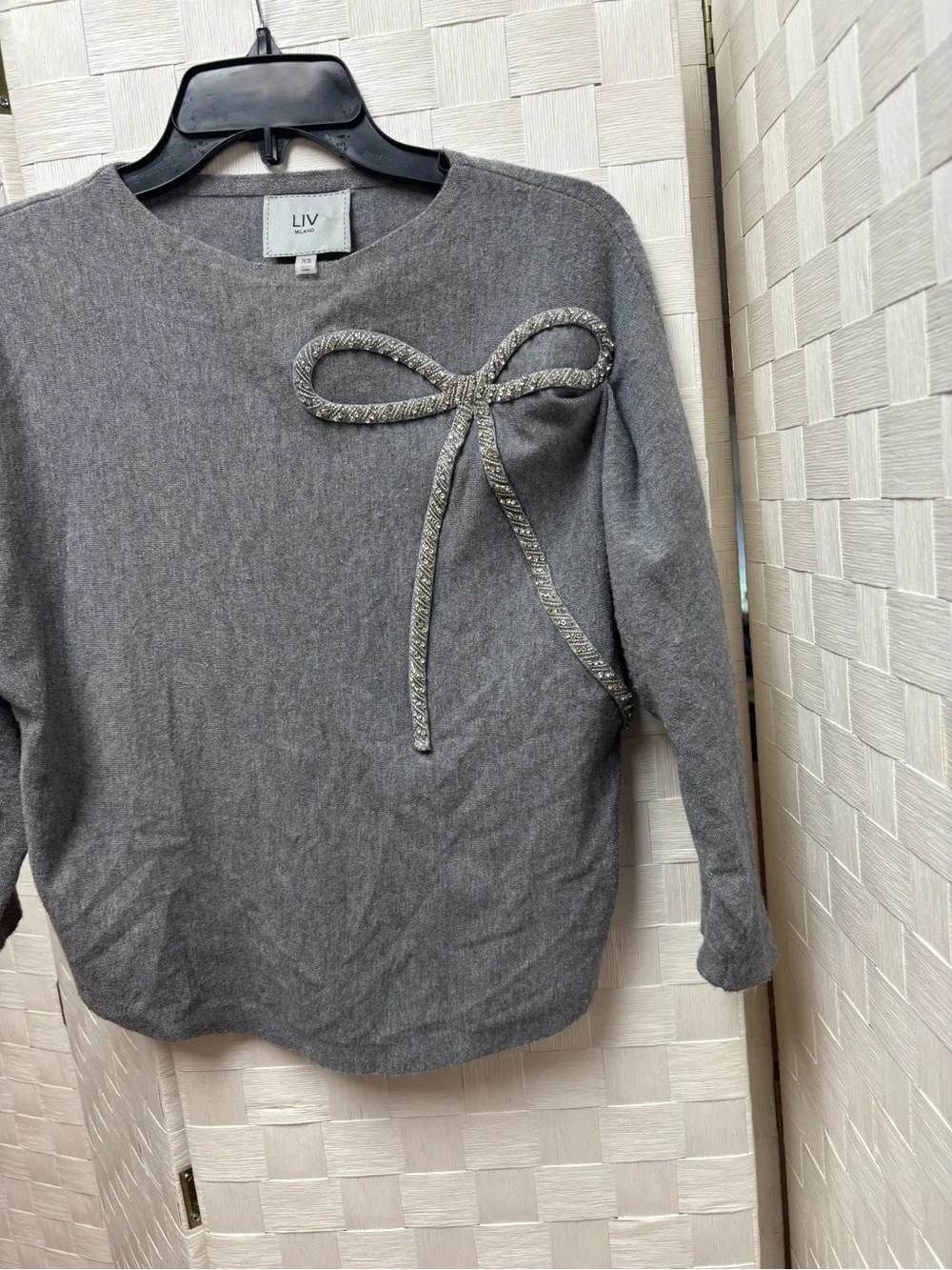 Liv MILANO Gray Sweater with Rhinestone Bow Accent XS